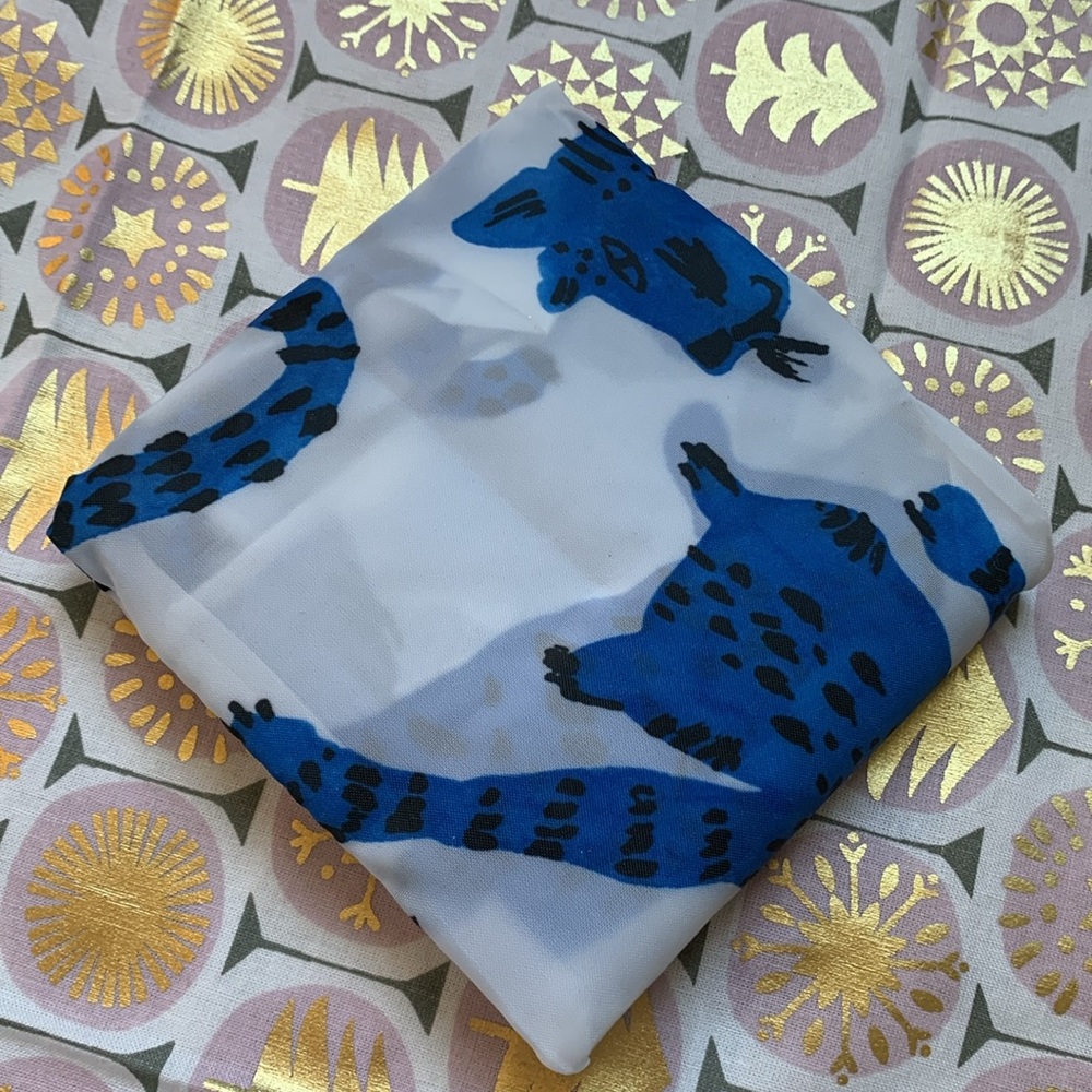 😸IKEA NWT SKYNKE Crazy Blue Cat reusable tote swirling blue felines Warhol-style - Picture 4 of 15